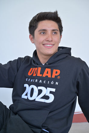 Sudadera negra horizontal graduación 2025
